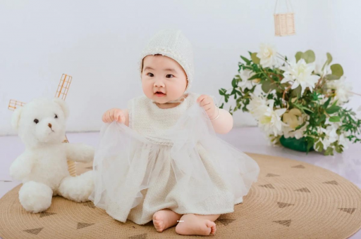 借卵生子咨询宝宝几个月可以喝粥